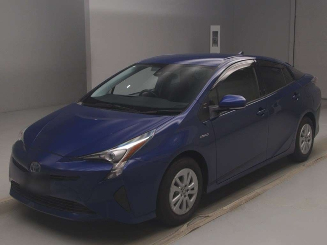TOYOTA PRIUS — фото