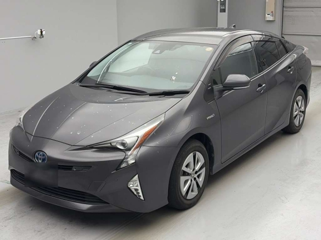 TOYOTA PRIUS — фото