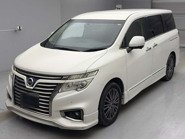 NISSAN ELGRAND — фото