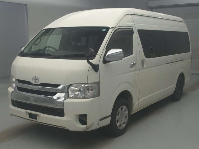 TOYOTA HIACE — фото
