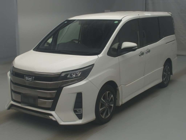 TOYOTA NOAH — фото