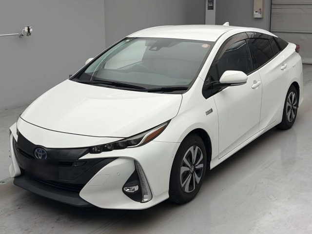 TOYOTA PRIUS — фото