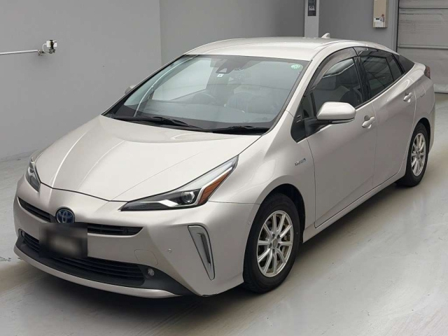 TOYOTA PRIUS — фото