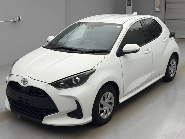 TOYOTA YARIS — фото