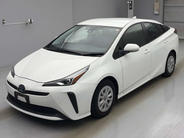TOYOTA PRIUS — фото