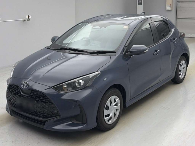 TOYOTA YARIS — фото