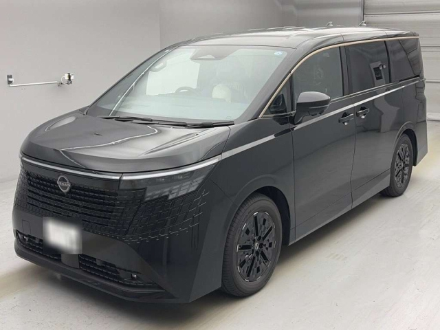 NISSAN ELGRAND — фото
