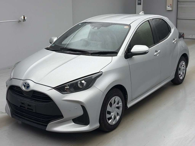 TOYOTA YARIS — фото