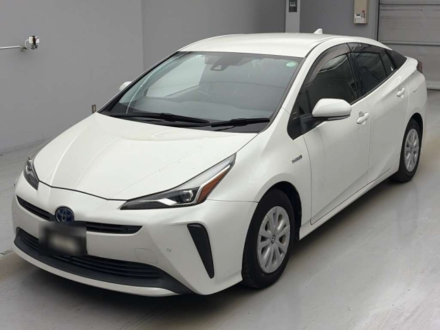 TOYOTA PRIUS — фото