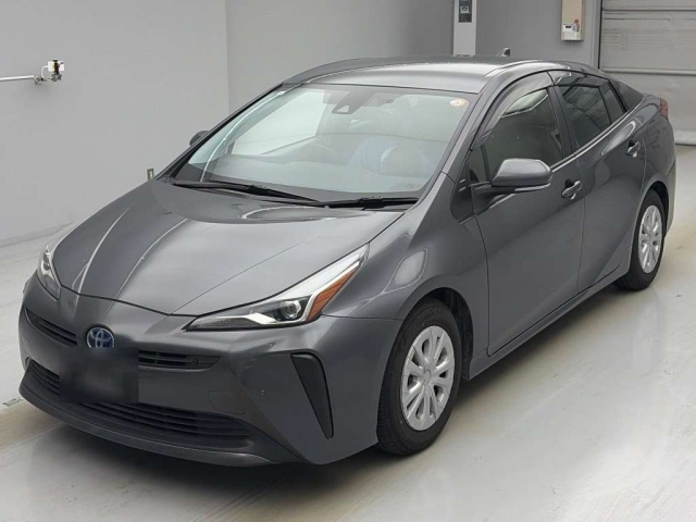 TOYOTA PRIUS — фото