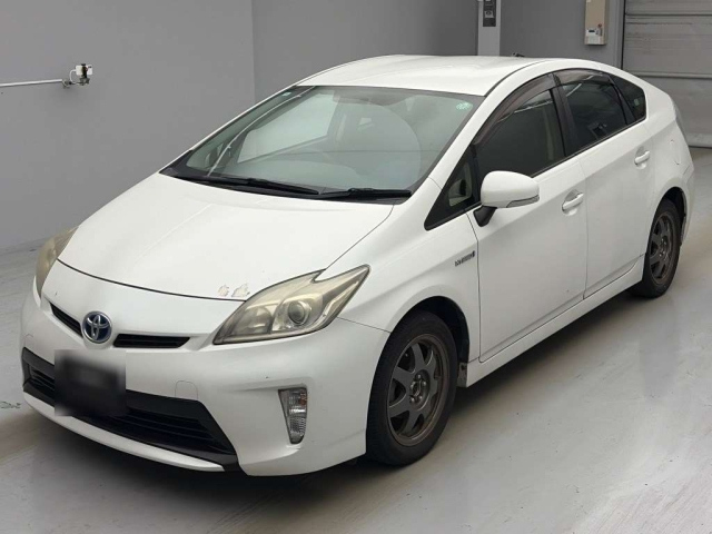 TOYOTA PRIUS — фото