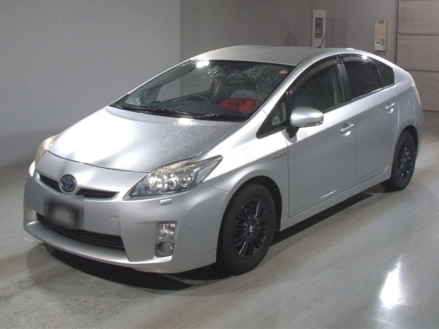 TOYOTA PRIUS — фото