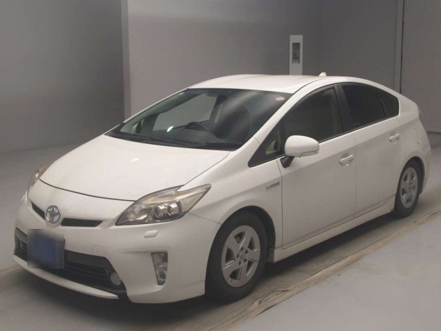 TOYOTA PRIUS — фото