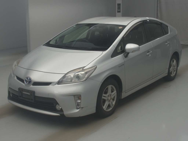 TOYOTA PRIUS — фото