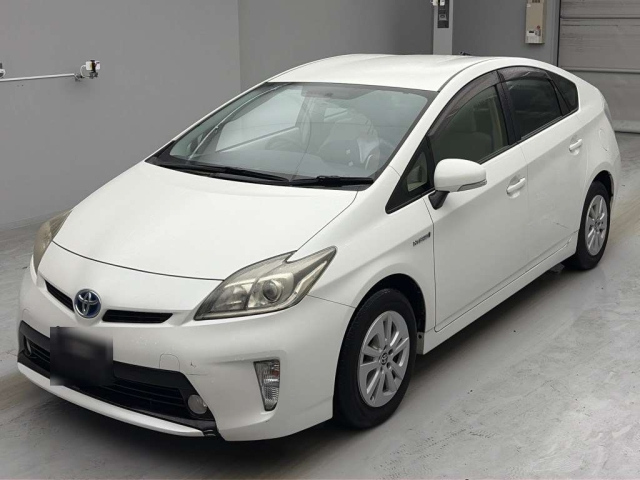 TOYOTA PRIUS — фото