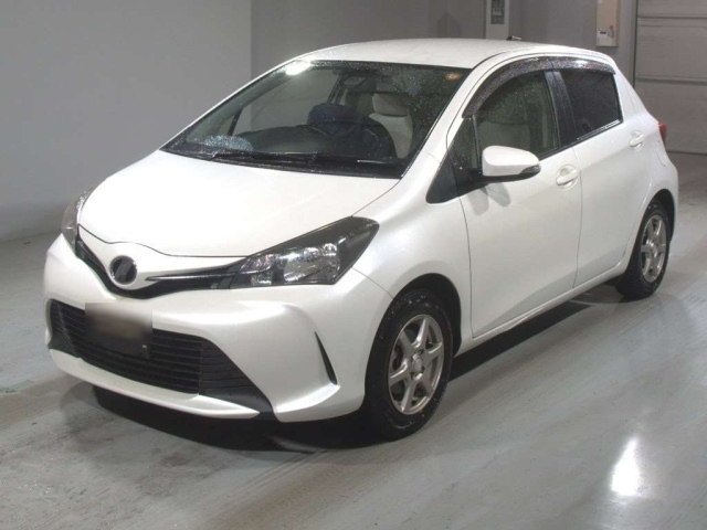 TOYOTA VITZ — фото