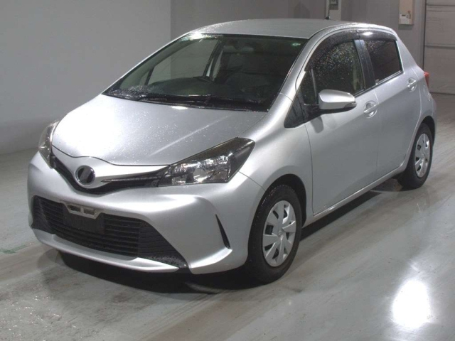 TOYOTA VITZ — фото