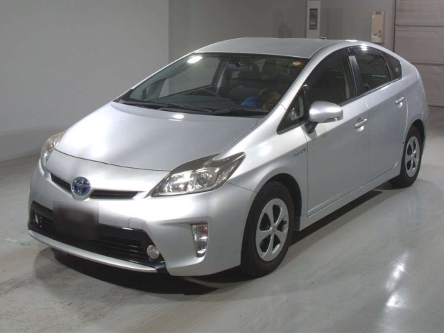 TOYOTA PRIUS — фото