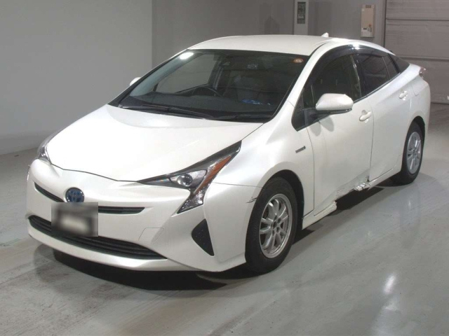 TOYOTA PRIUS — фото