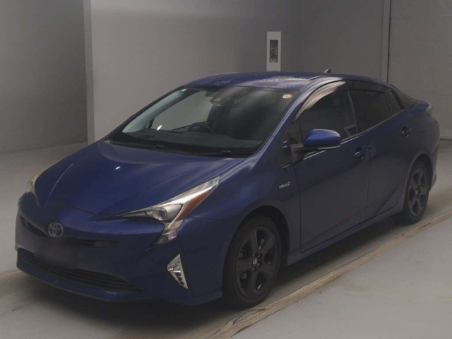 TOYOTA PRIUS — фото