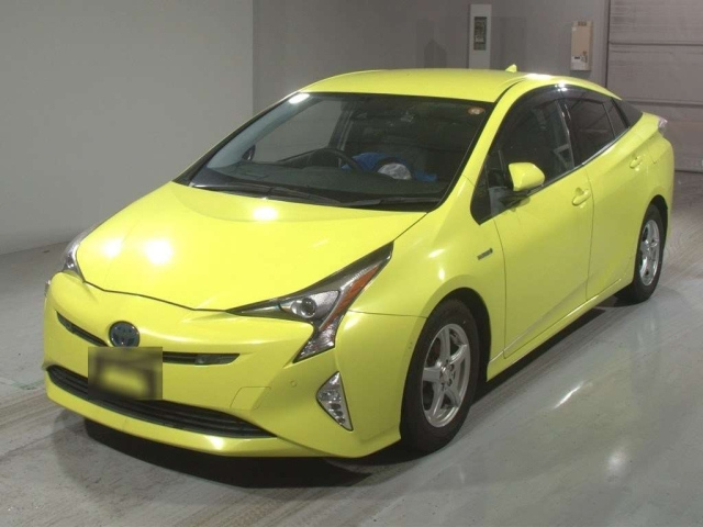 TOYOTA PRIUS — фото