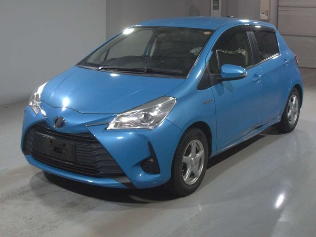 TOYOTA VITZ — фото