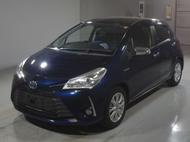 TOYOTA VITZ — фото