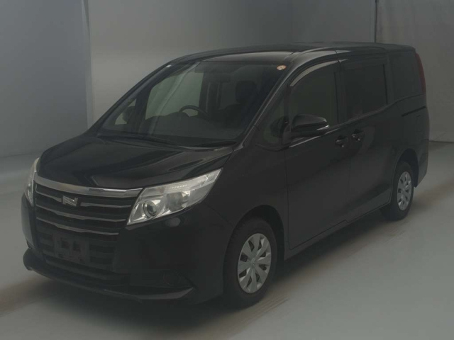 TOYOTA NOAH — фото