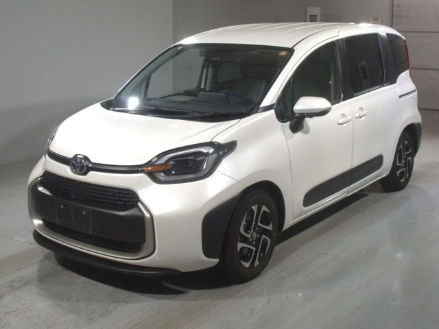 TOYOTA SIENTA — фото