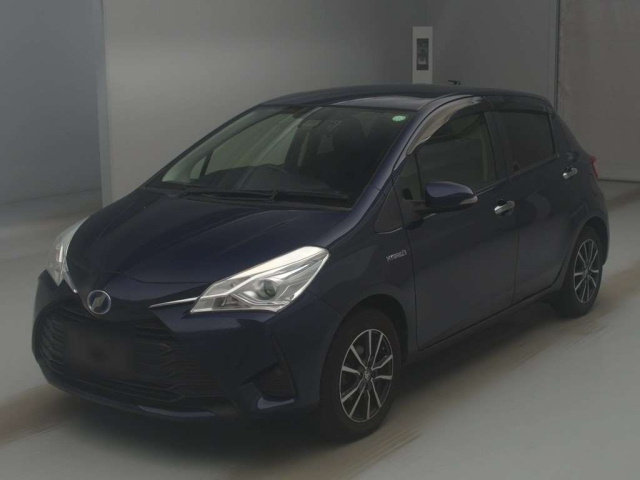 TOYOTA VITZ — фото