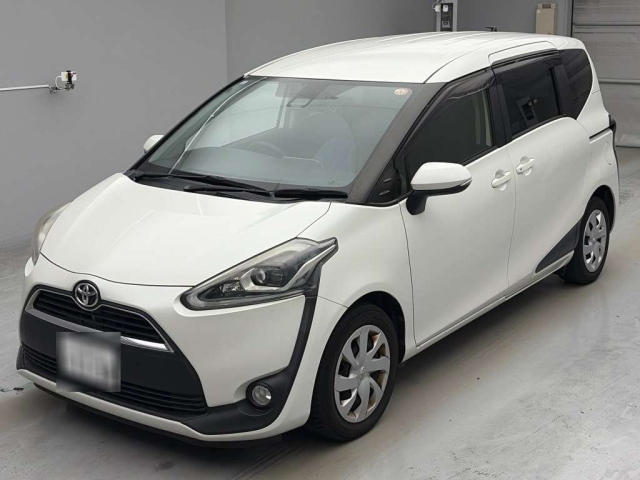 TOYOTA SIENTA — фото