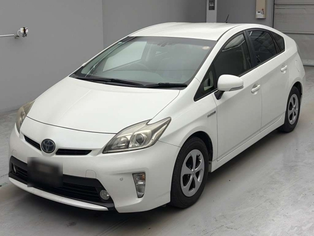 TOYOTA PRIUS — фото