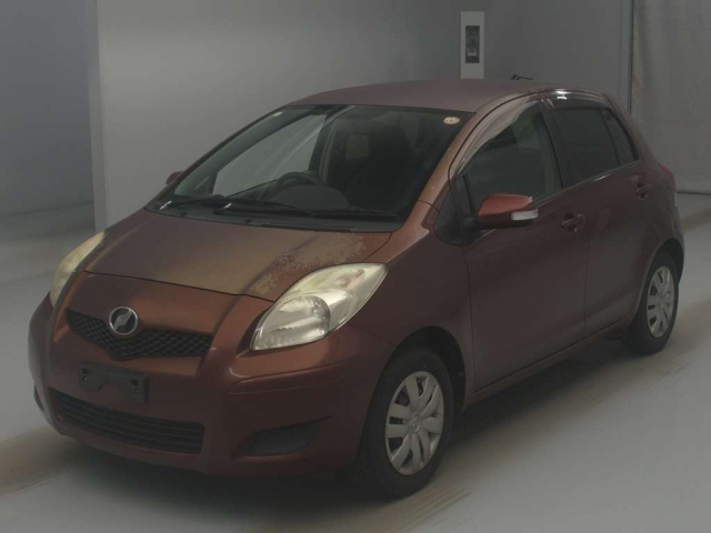 TOYOTA VITZ — фото