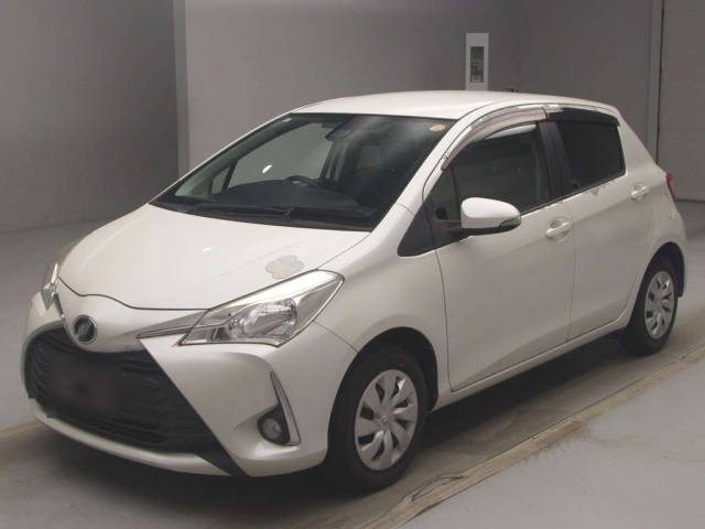 TOYOTA VITZ — фото