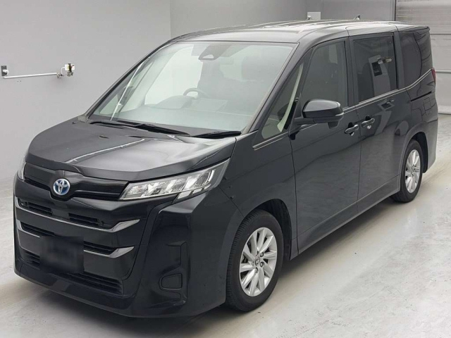 TOYOTA NOAH — фото