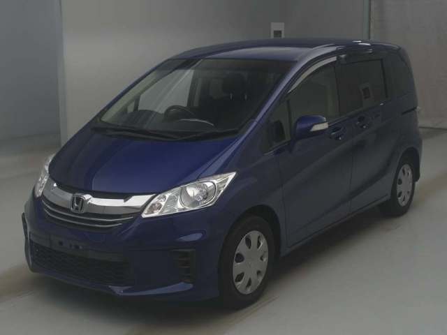 HONDA FREED — фото