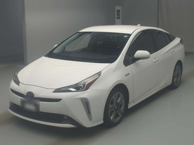 TOYOTA PRIUS — фото