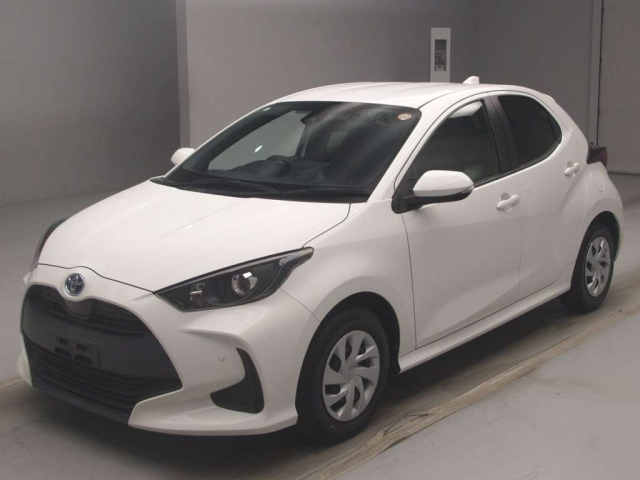 TOYOTA YARIS — фото