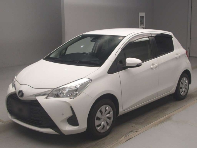 TOYOTA VITZ — фото