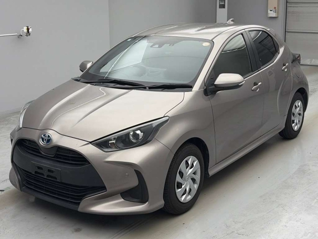 TOYOTA YARIS — фото