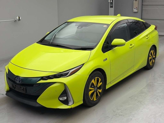 TOYOTA PRIUS — фото