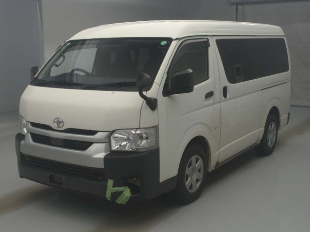 TOYOTA HIACE — фото