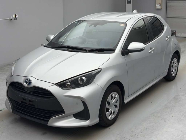 TOYOTA YARIS — фото