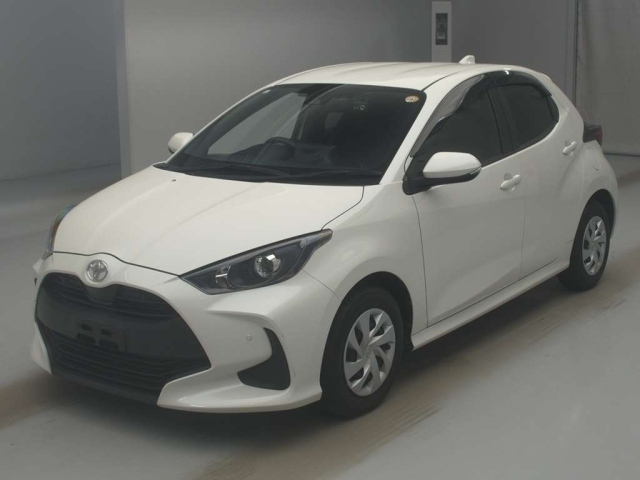 TOYOTA YARIS — фото