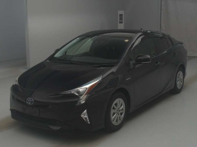 TOYOTA PRIUS — фото