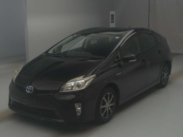 TOYOTA PRIUS — фото