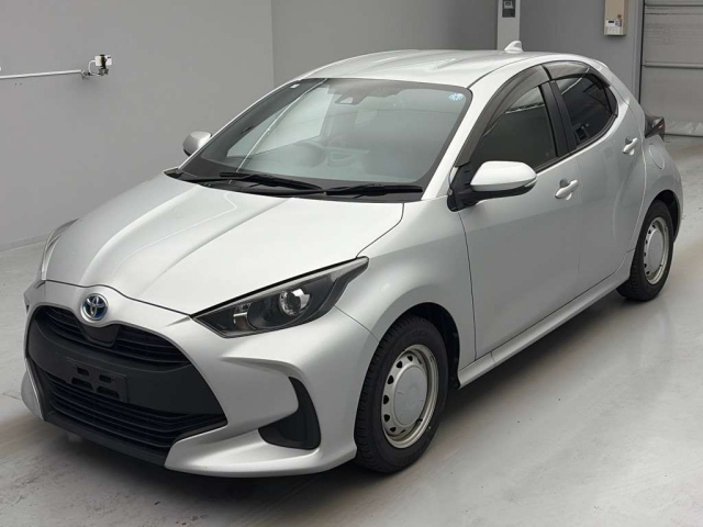 TOYOTA YARIS — фото