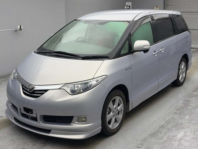 TOYOTA ESTIMA — фото