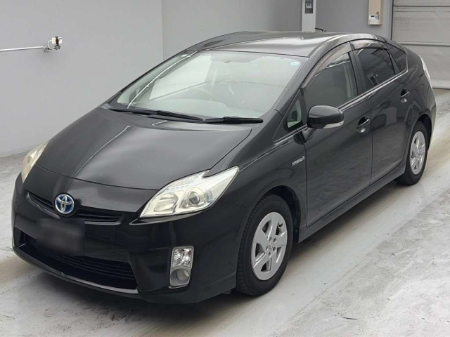 TOYOTA PRIUS — фото