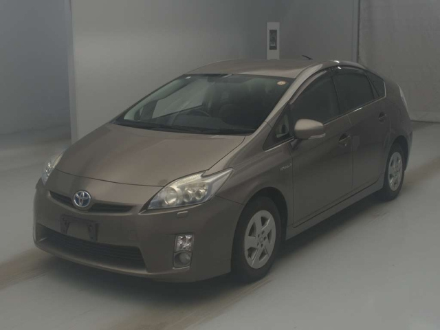 TOYOTA PRIUS — фото